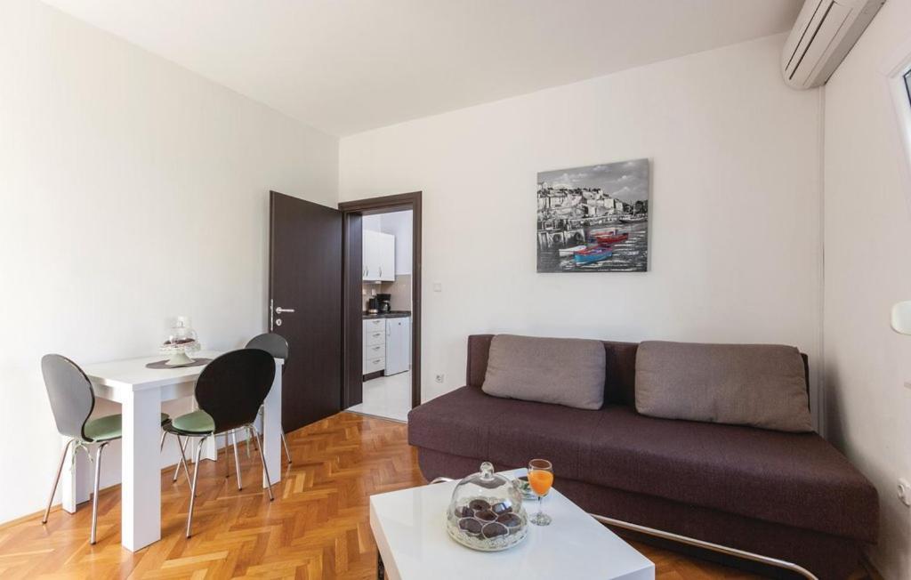 Apartments Robert Каштела Экстерьер фото