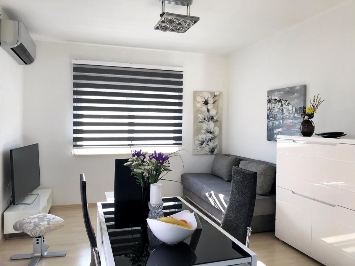 Apartments Robert Каштела Экстерьер фото
